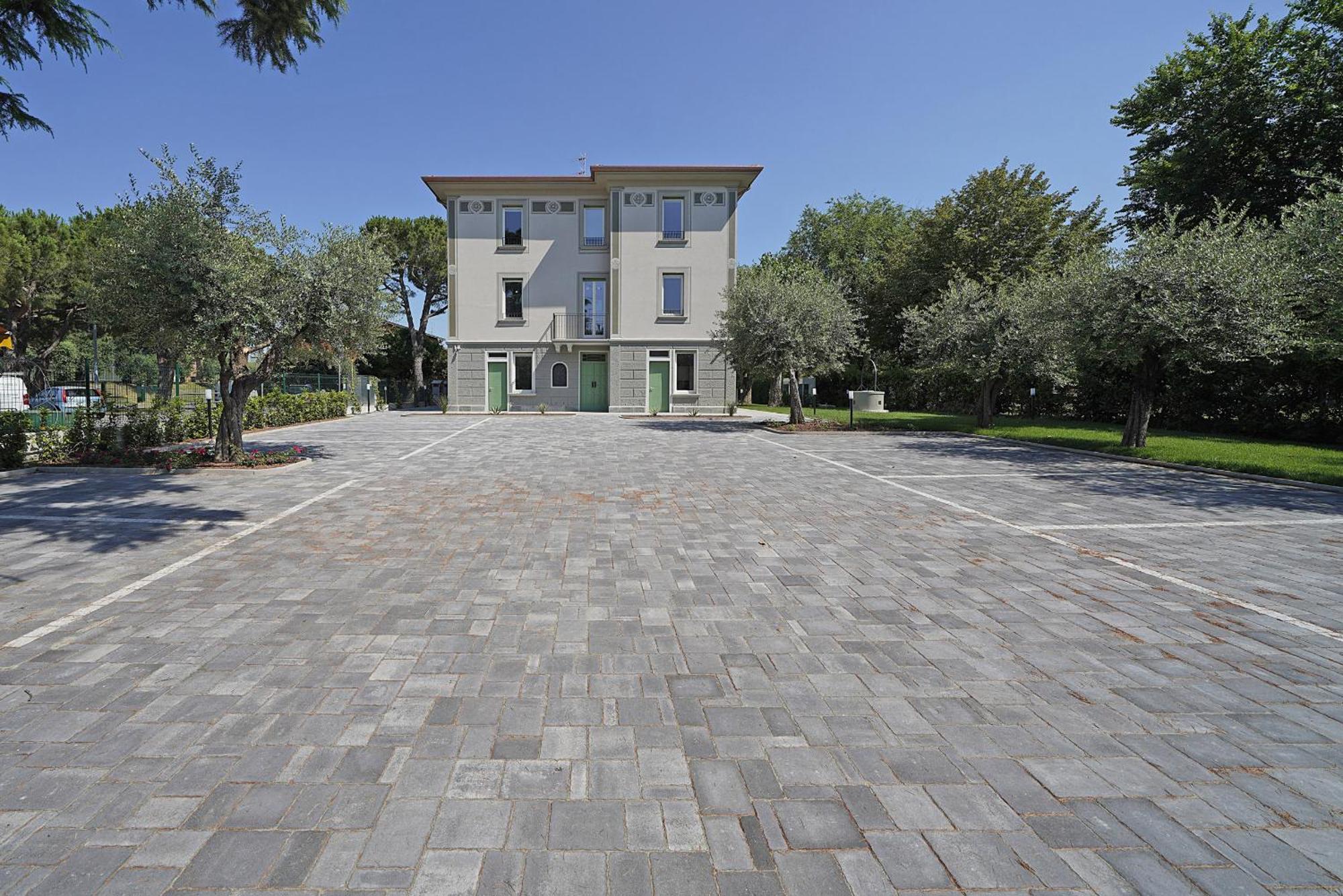 Villa Caterina Apartments By Wonderful Italy Desenzano del Garda Dış mekan fotoğraf
