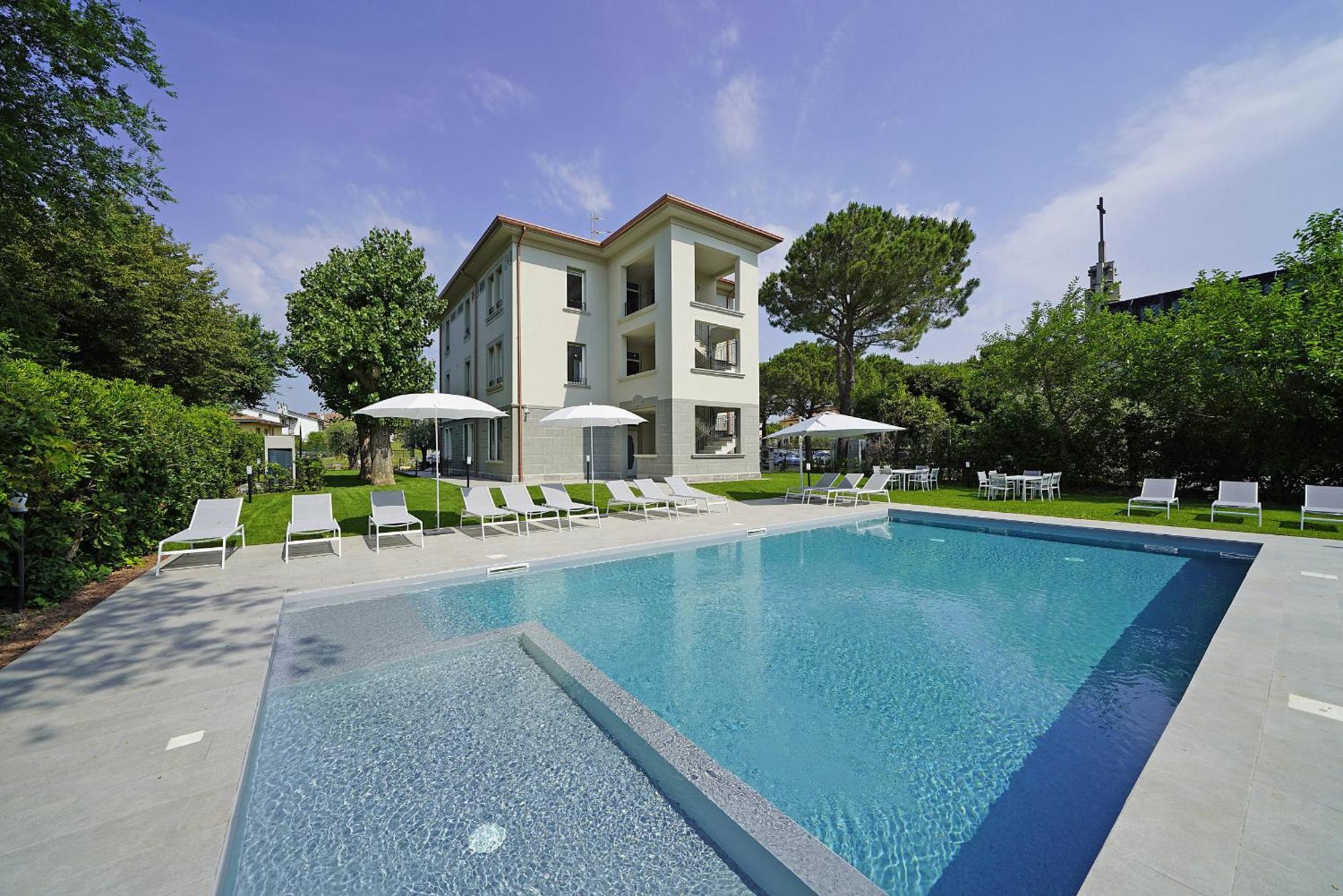 Villa Caterina Apartments By Wonderful Italy Desenzano del Garda Dış mekan fotoğraf