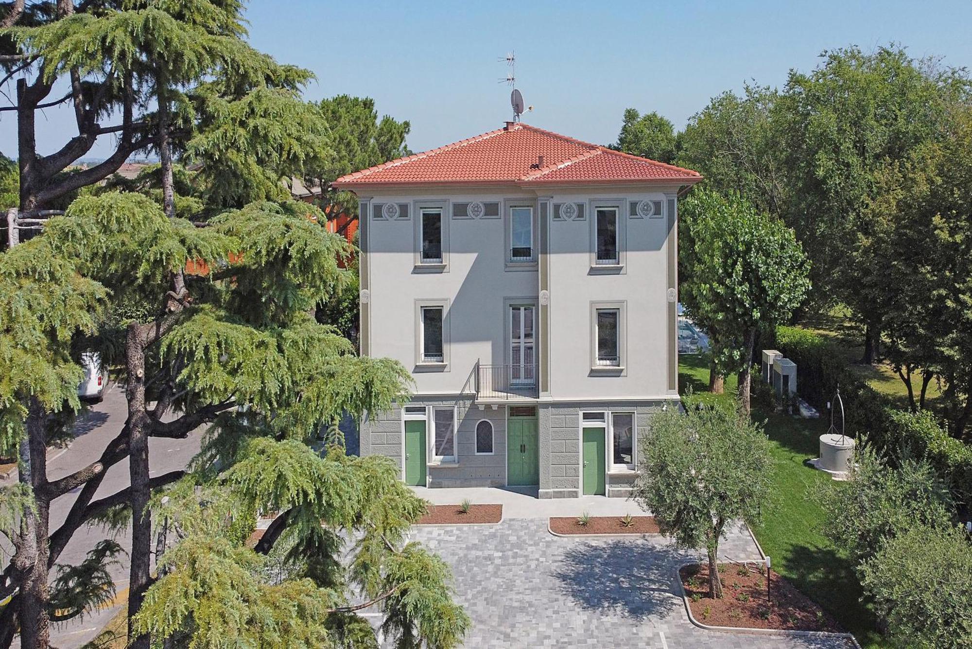 Villa Caterina Apartments By Wonderful Italy Desenzano del Garda Dış mekan fotoğraf
