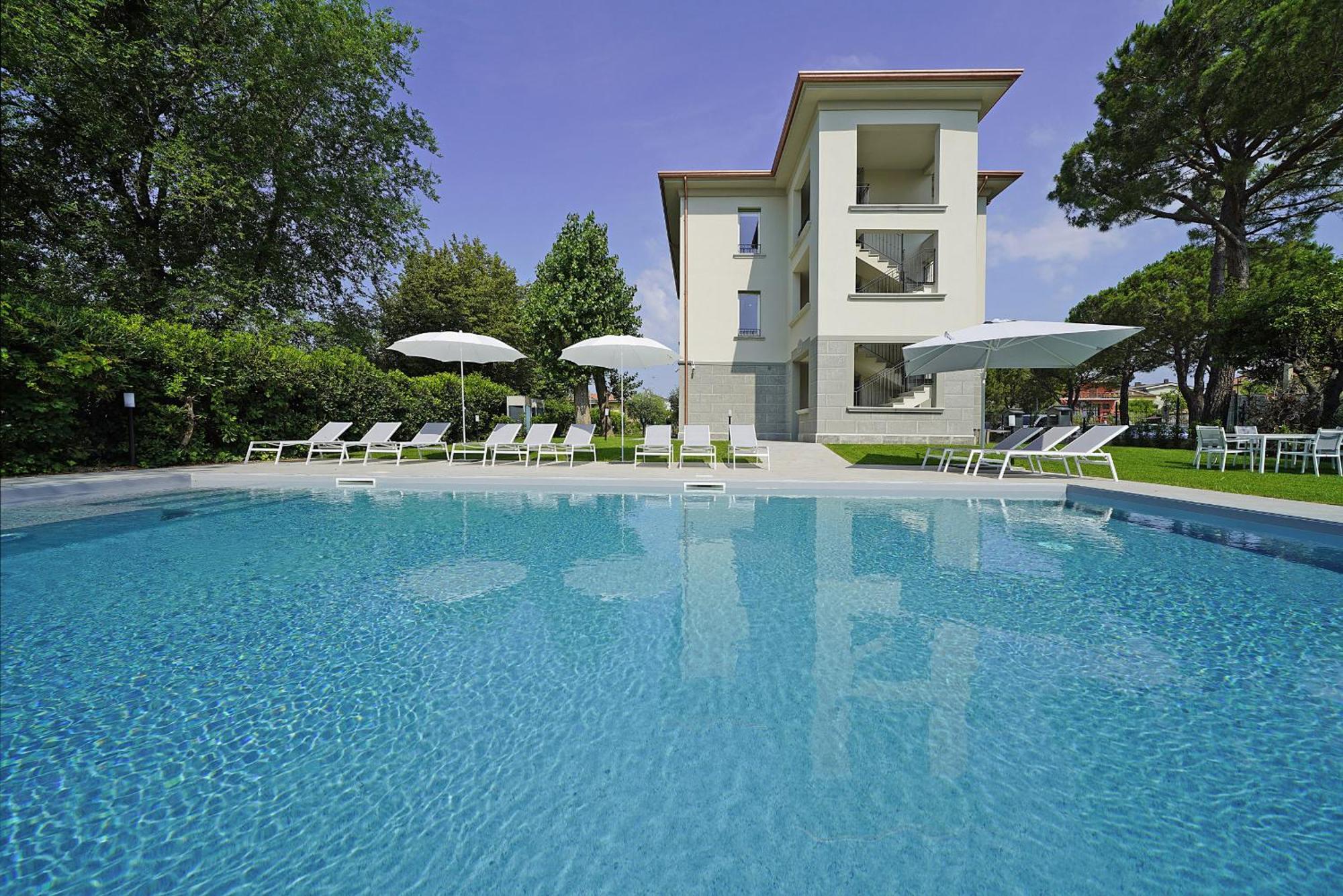 Villa Caterina Apartments By Wonderful Italy Desenzano del Garda Dış mekan fotoğraf