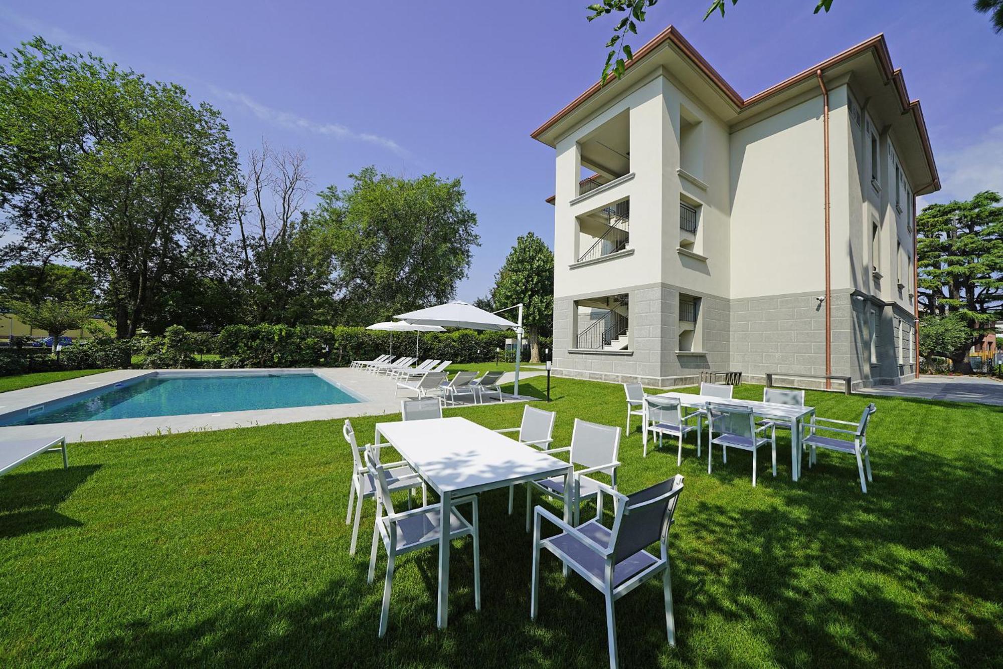 Villa Caterina Apartments By Wonderful Italy Desenzano del Garda Dış mekan fotoğraf