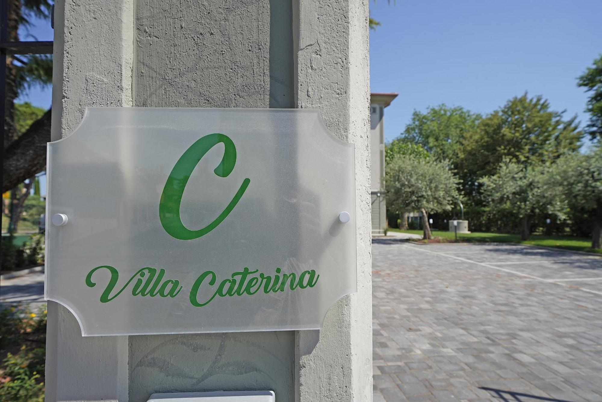 Villa Caterina Apartments By Wonderful Italy Desenzano del Garda Dış mekan fotoğraf