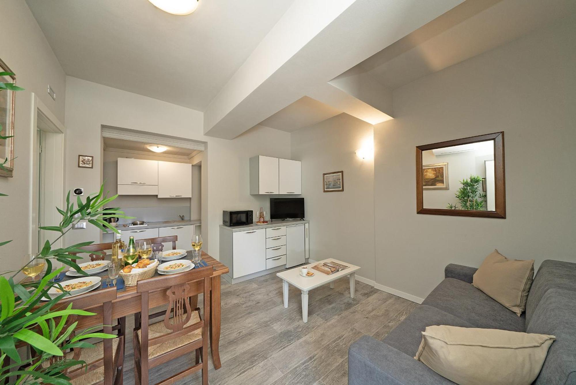 Villa Caterina Apartments By Wonderful Italy Desenzano del Garda Dış mekan fotoğraf