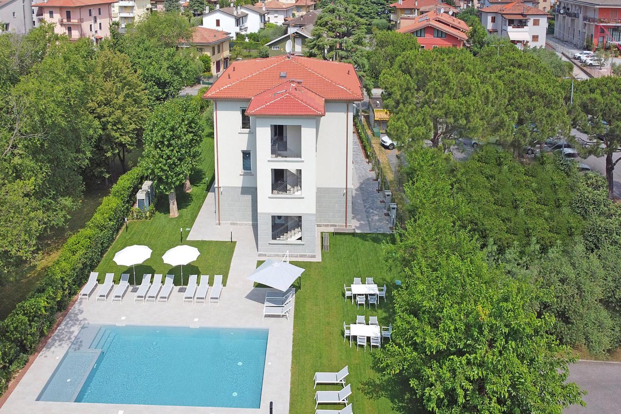 Villa Caterina Apartments By Wonderful Italy Desenzano del Garda Dış mekan fotoğraf